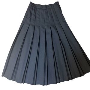 Vintage Made In Canada High Waisted  Elegant Black Pleated A-Line Skirt 70s